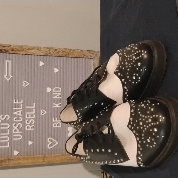 MICHEAL KORS SHOES - Picture 9 of 9